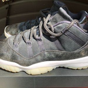 AIR JORDAN 11 RETRO LOW METALLIC SILVER